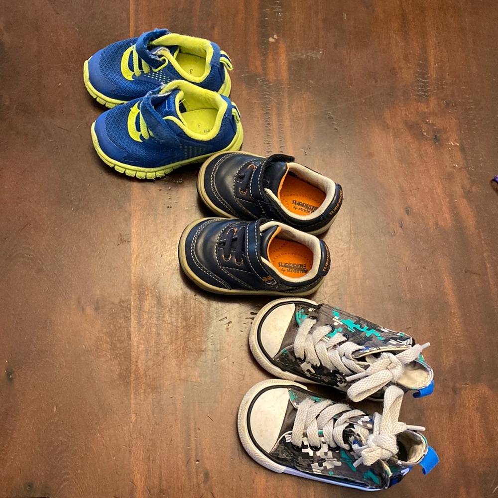 sz 3 shoe lot